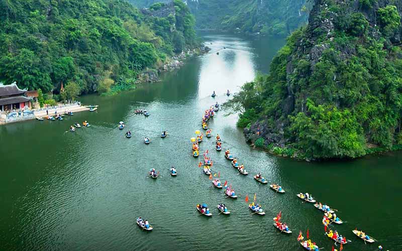 Ninh Binh Travel Guide: Unveiling Natural Wonders
